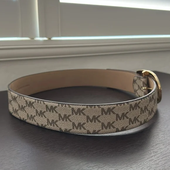 Like new Michael Kors brown / tan logo belt with gold buckle - Picture 6 of 7